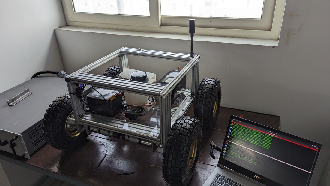 Aluminium frame outdoor robot with RTK GPS antenna